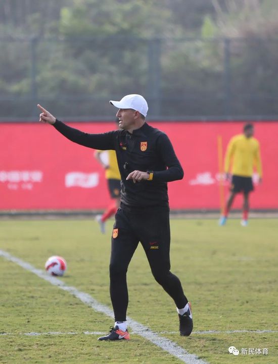 强伦女教师视频